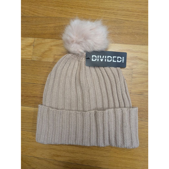 H&M Divided NWT Pom Pom Beanie Winter Hat Pink Dusty Rose - Picture 2 of 3